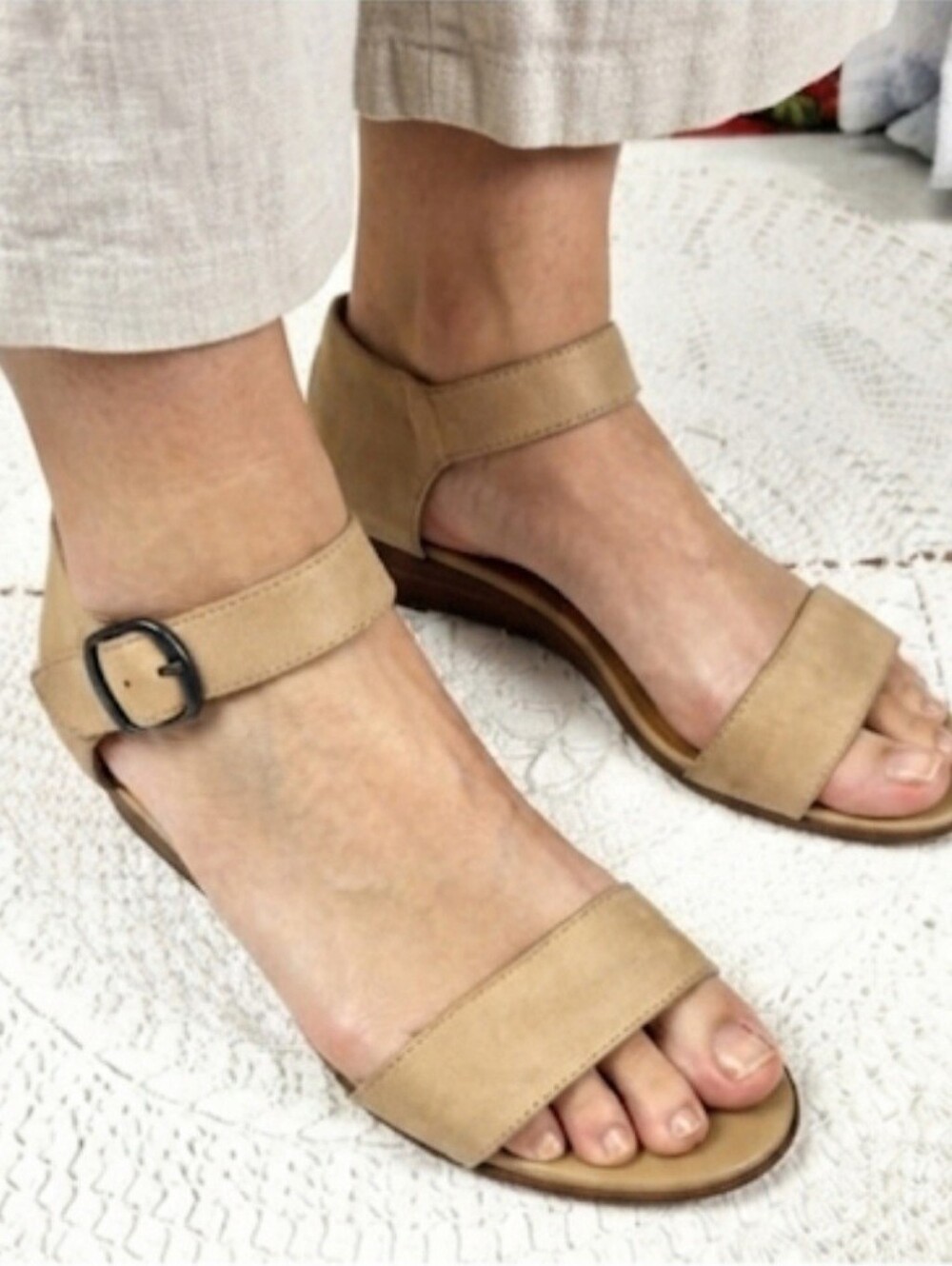Lucky Brand leather sandals tan 10